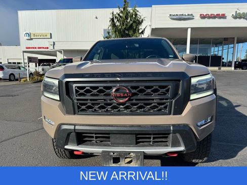 Used 2024 Nissan Frontier PRO-4X image 2