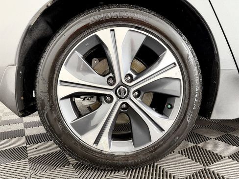 Used 2019 Nissan Leaf SV w/ SV Technology Package FWD image 27