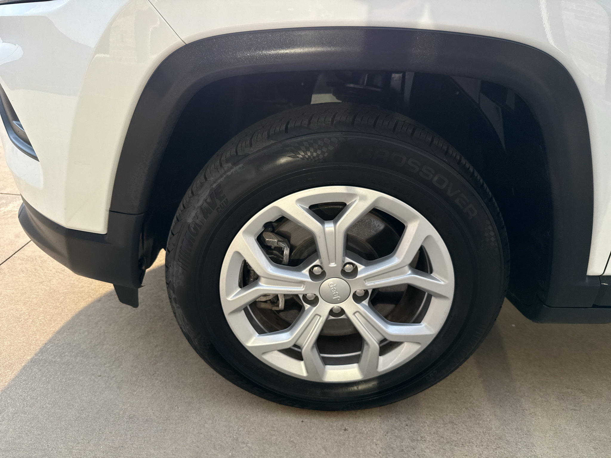 Used 2024 Jeep Compass Latitude AWD/4WD image 13