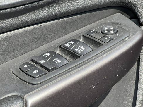 Used 2019 Jeep Cherokee Limited w/ Trailer Tow Group AWD/4WD image 14