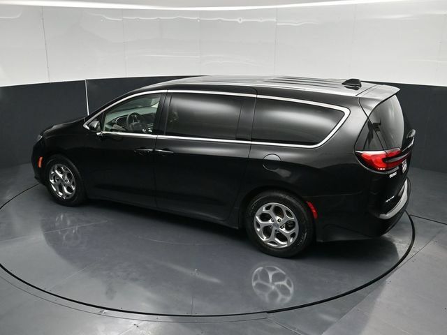 Certified 2024 Chrysler Pacifica Limited FWD image 56