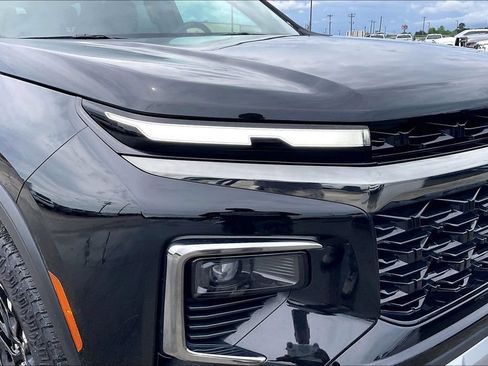 Used 2025 Chevrolet Traverse Z71 AWD/4WD image 33