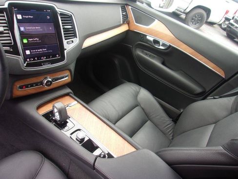 Used 2024 Volvo XC90 B5 Plus AWD/4WD image 15