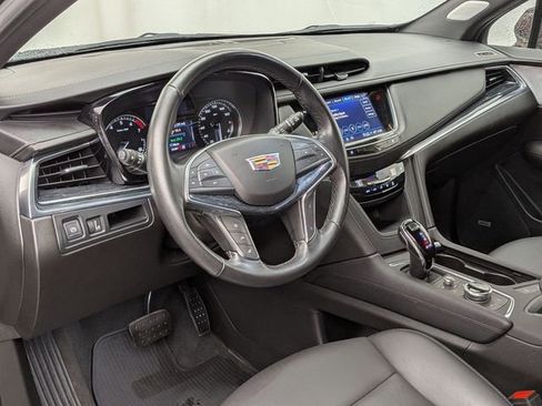 Certified 2023 Cadillac XT5 Premium Luxury image 9