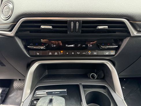 Certified 2024 MAZDA CX-90 Plug-In Hybrid w/ Preferred image 27