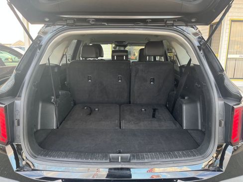 Used 2024 Kia Sorento S FWD image 33