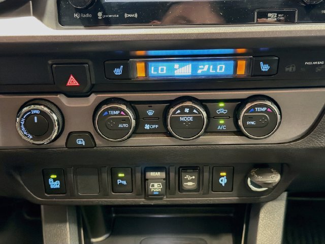 Certified 2019 Toyota Tacoma TRD Off-Road w/ TRD Premium Off Road Package AWD/4WD image 13