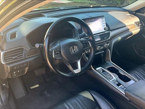 Used 2021 Honda Accord Touring image 17