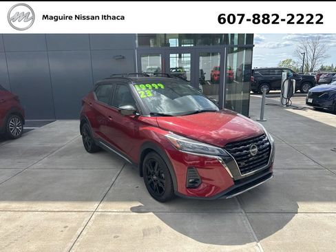 Used 2023 Nissan Kicks SR w/ SR Premium Package FWD image 4