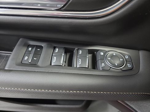 Used 2023 Chevrolet Tahoe Premier AWD/4WD image 27