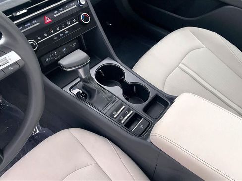 Certified 2025 Hyundai Sonata SE FWD image 17