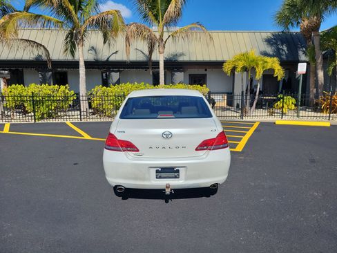 Used 2008 Toyota Avalon Limited image 7