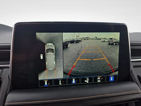 Used 2022 GMC Yukon XL AT4 w/ Technology Package AWD/4WD image 30