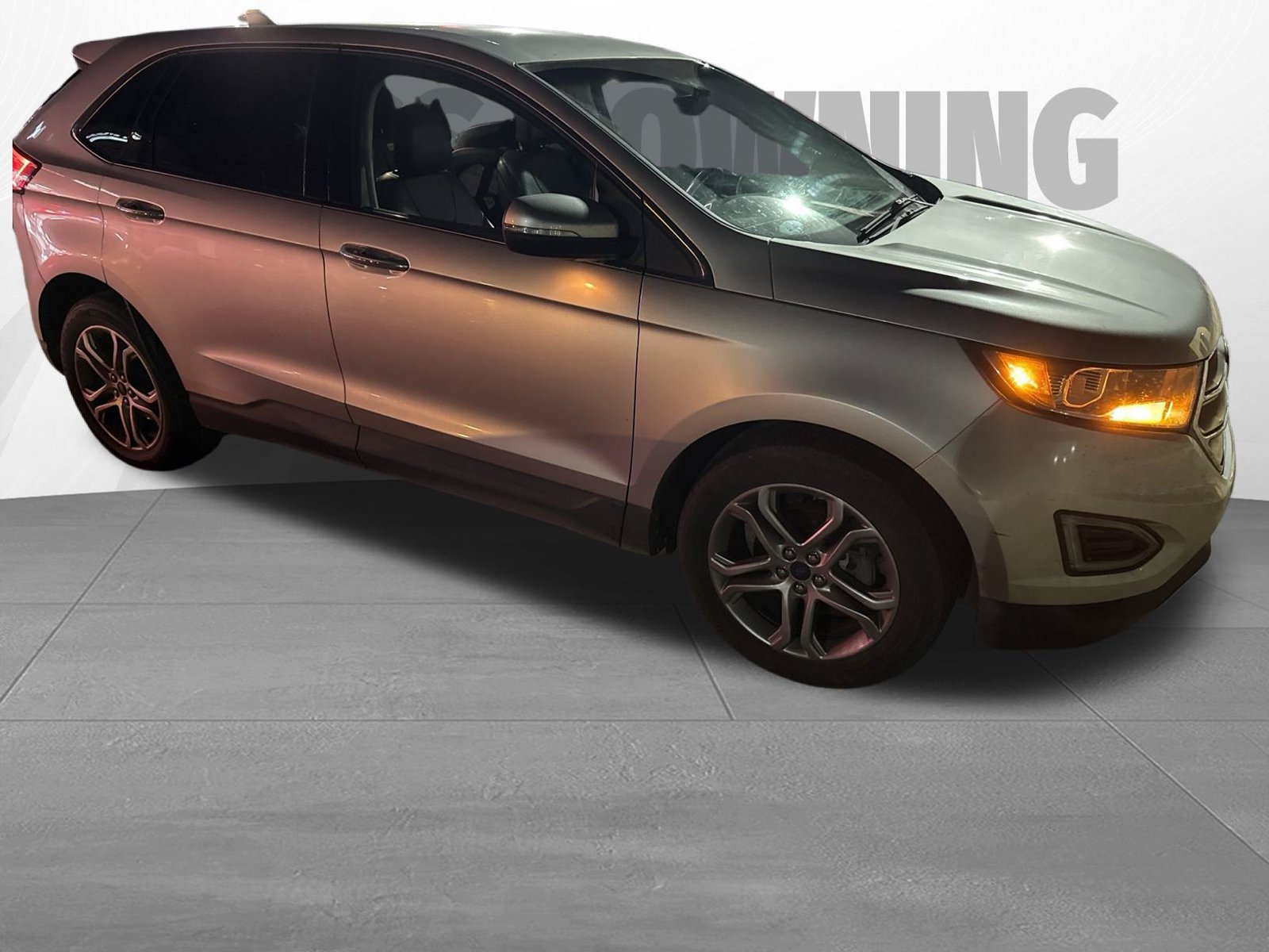 Used 2016 Ford Edge Titanium w/ Technology Package FWD image 2