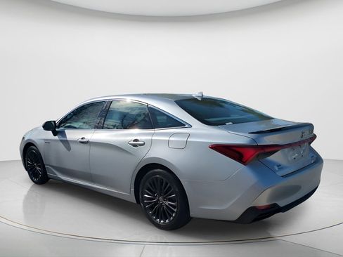 Used 2021 Toyota Avalon XSE image 7