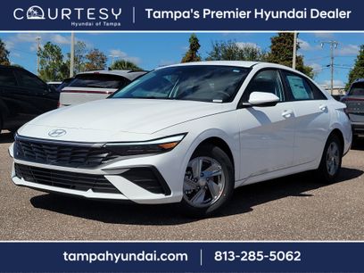 New 2025 Hyundai Elantra SE