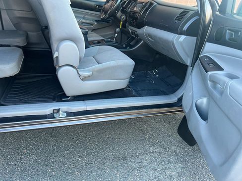 Used 2013 Toyota Tacoma 4x4 Access Cab w/ Convenience Pkg image 14