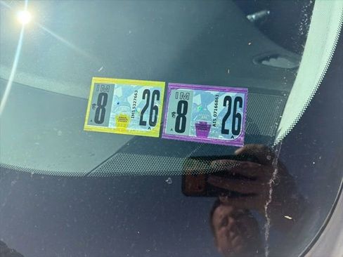 Used 2017 GMC Acadia SLE w/ Driver Alert Package I image 3