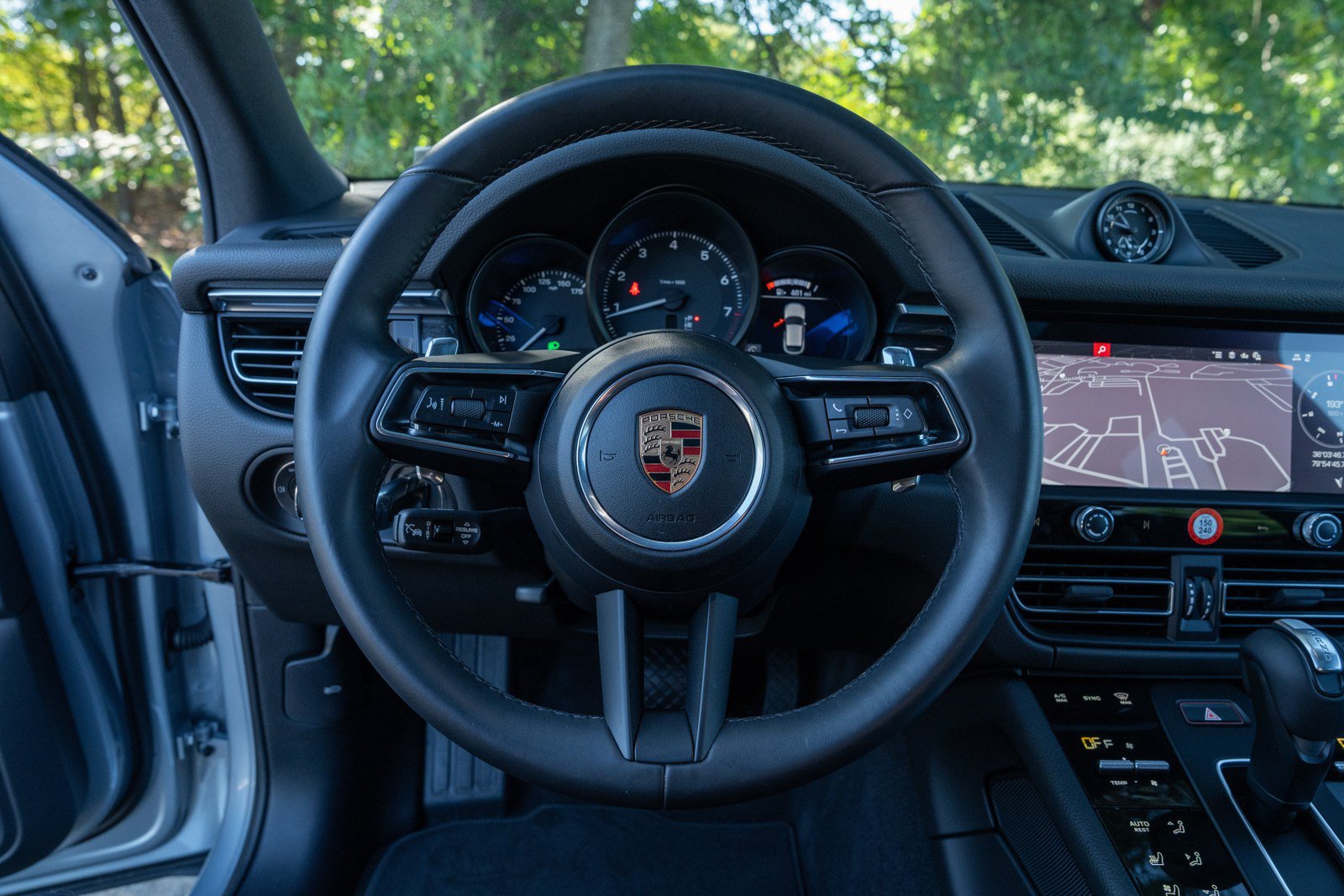 Certified 2026 Porsche Macan AWD/4WD image 25