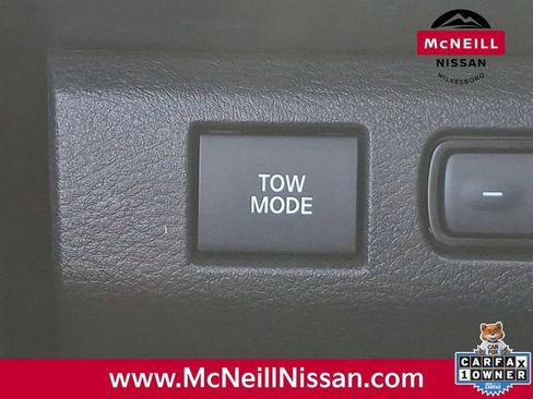 Used 2023 Nissan Frontier SV image 25