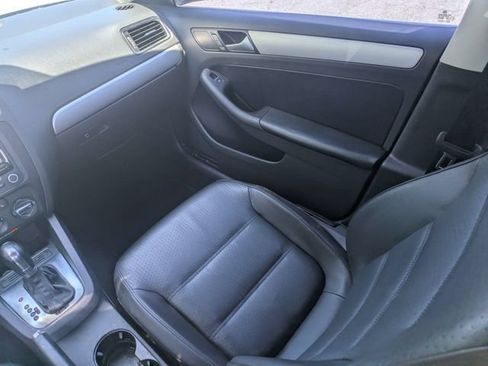 Used 2014 Volkswagen Jetta SE FWD image 16