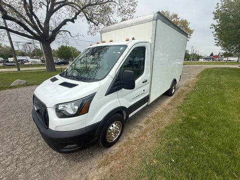 Used 2023 Ford Transit 350 DRW RWD image 3