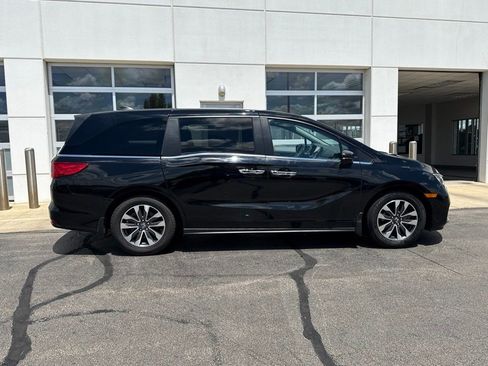 Used 2023 Honda Odyssey EX-L image 3