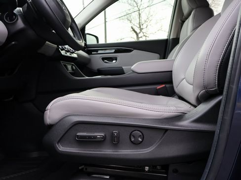 Certified 2025 Honda Pilot Touring image 33