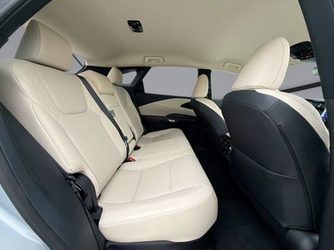 Used 2024 Lexus RX 350 FWD w/ Technology Package image 17