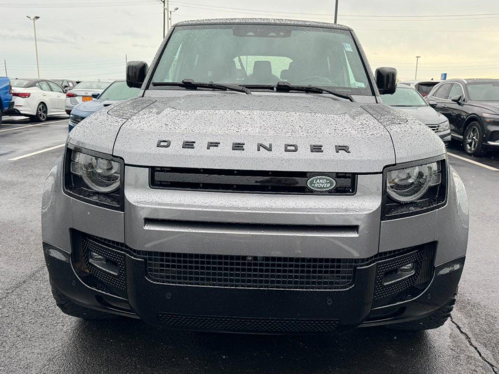 Used 2024 Land Rover Defender 130 X-Dynamic SE AWD/4WD image 9