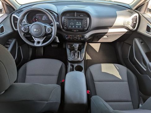 Used 2020 Kia Soul LX FWD image 10