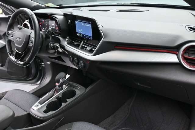 Used 2024 Chevrolet Trax RS w/ Driver Confidence Package FWD image 33