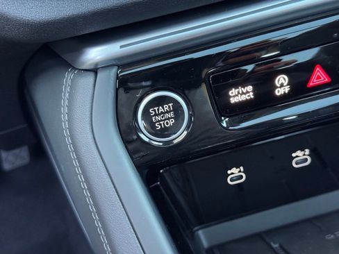 New 2025 Audi Q5 Prestige image 30