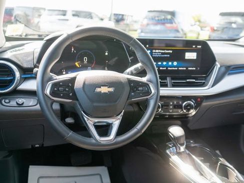 Used 2024 Chevrolet Trax LT w/ Driver Confidence Package FWD image 13