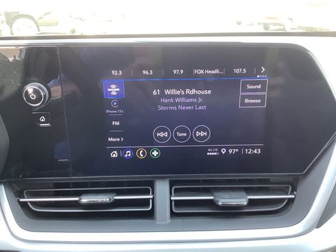 Used 2024 Chevrolet Trax RS w/ Sunroof Package image 15