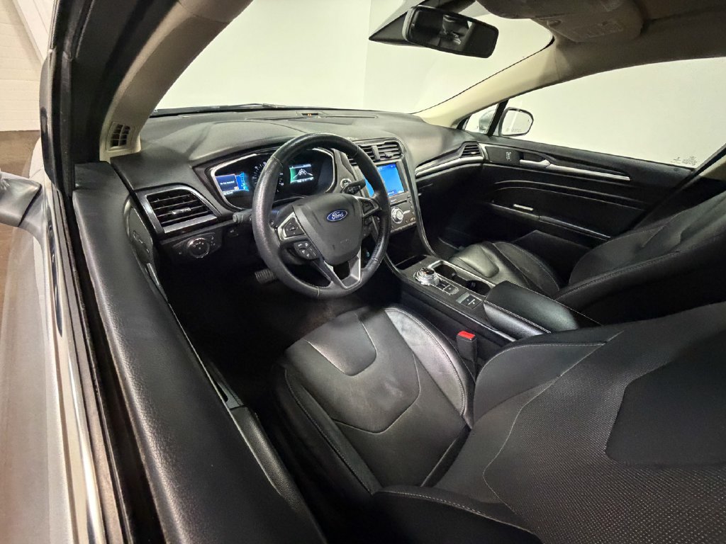 Used 2020 Ford Fusion Energi Titanium FWD image 2