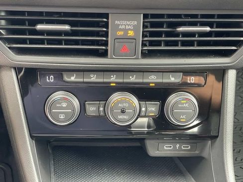 Used 2023 Volkswagen Jetta SE FWD image 15