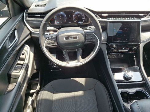 Used 2025 Jeep Grand Cherokee L Laredo w/ Luxury Tech Group I AWD/4WD image 12
