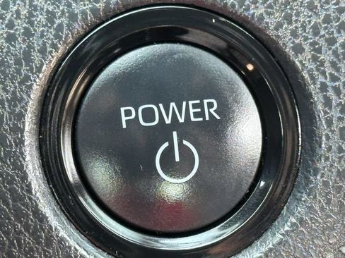 Used 2025 Toyota Camry SE FWD image 21