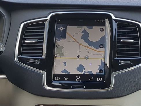 Used 2017 Volvo XC90 T6 Momentum w/ Vision Package image 18