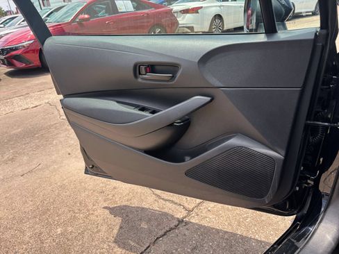 Used 2025 Toyota Corolla LE FWD image 18