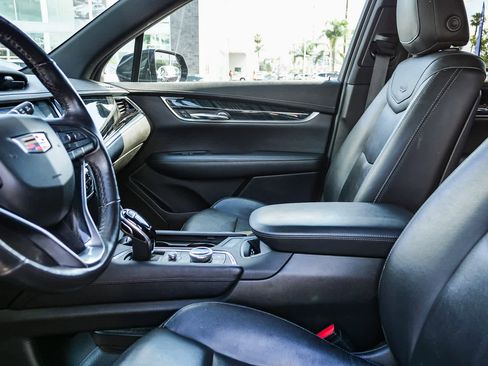 Used 2020 Cadillac XT6 Premium Luxury image 16