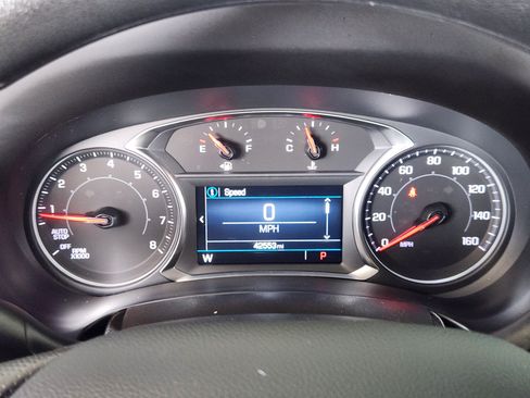 Used 2024 GMC Terrain SLE AWD/4WD image 17