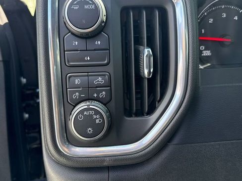 Used 2022 Chevrolet Silverado 2500 LT w/ Convenience Package AWD/4WD image 15