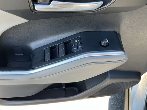 Used 2022 Toyota Highlander XLE image 4