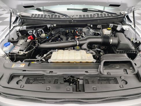 Used 2024 Ford Expedition Max XLT image 19