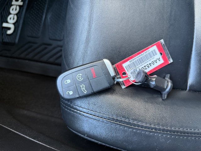 Used 2021 Jeep Grand Cherokee Limited AWD/4WD image 18