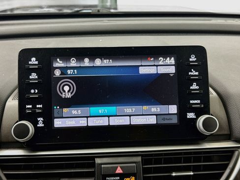 Used 2018 Honda Accord Touring image 21