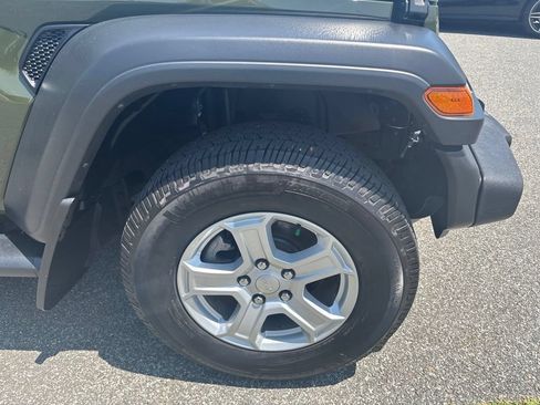 Used 2023 Jeep Wrangler Sport AWD/4WD image 9
