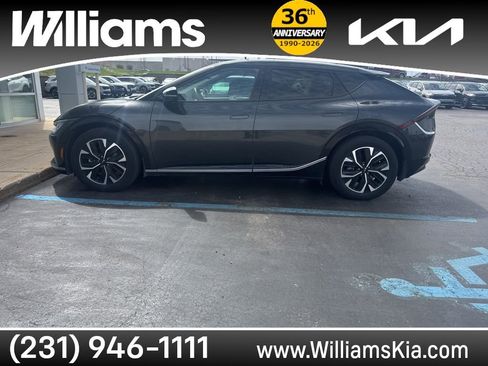 Used 2022 Kia EV6 Wind AWD/4WD image 2